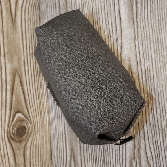 Tumi small gray canvas cosmetic and jewerlry travel pouch - Picture 3 of 4